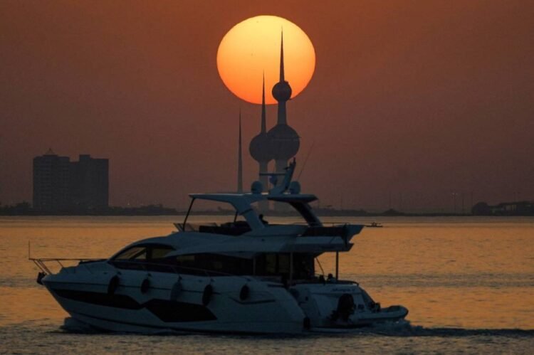Very hot weather by day, warm at night over the weekend