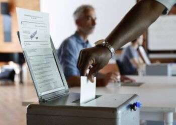 Swiss reject proposal to cap population, avoiding EU clash