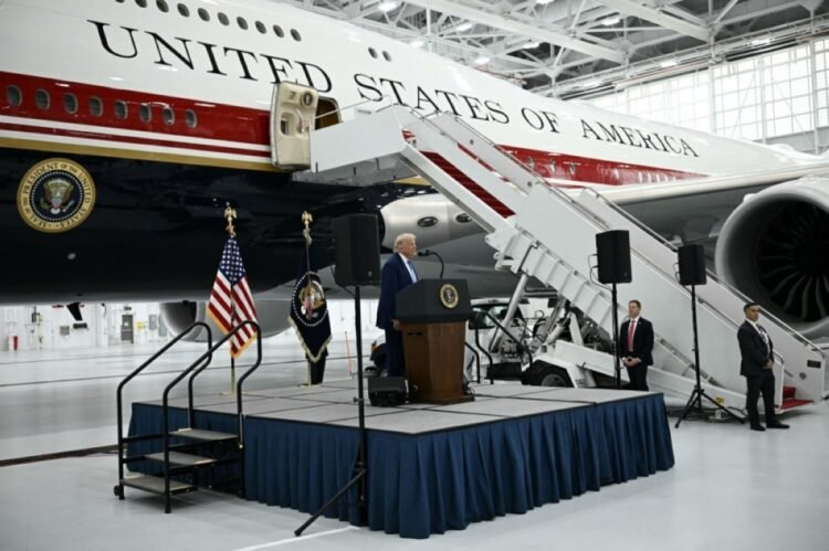 Trump unveils Qatari 747 ahead of joining Air Force One fleet