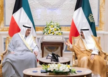 Kuwait’s Amir receives Crown Prince, Acting Prime Minister