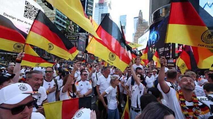 USA, Germany in control as Dutch eye World Cup knockouts
