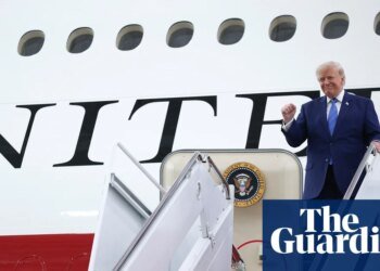 Trump unveils new Air Force One, a converted Qatari 747 | Donald Trump