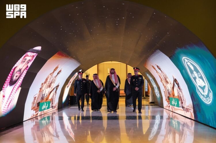 Al-Riyadh newspaper | The Minister of the National Guard sponsors the graduation ceremony for master’s programs at King Abdullah bin Abdulaziz Command and Staff College for the academic year 1447 AH