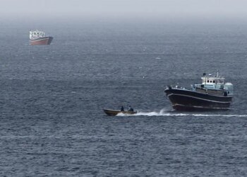 US and Iran agree to stop mutual attacks and meet in Qatar this week