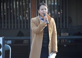 Meet the Japanese mayor seeking to normalize maternity leave in public office