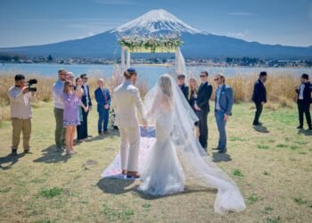 Foreign couples are turning Japan into a wedding destination