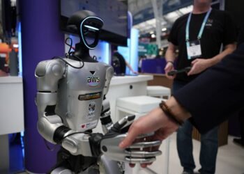Robots pour cocktails and run marathons, but still can’t multitask
