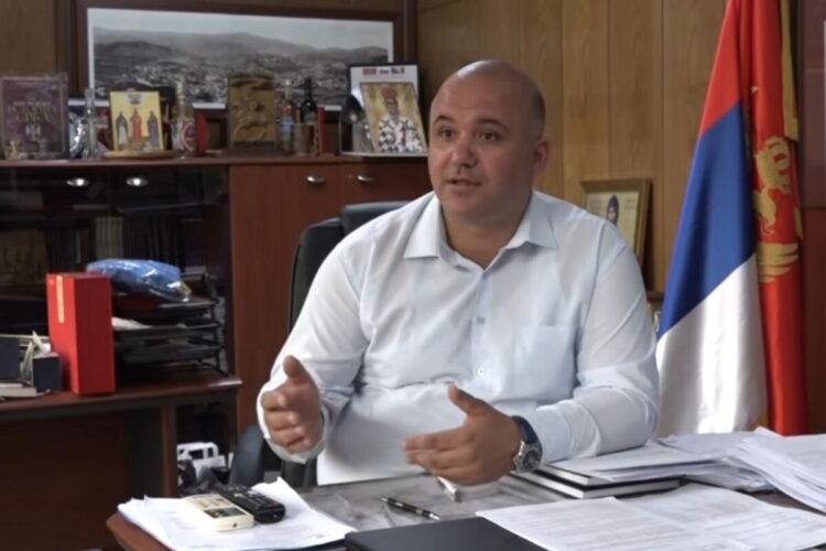 Vraneš: The police interrogated me because of Serbian songs sung with fiddles in front of the Monastery of the Holy Trinity