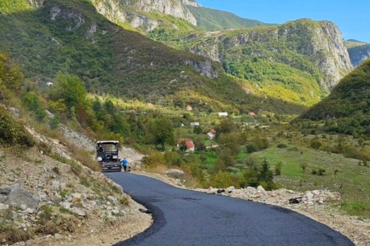 The municipality of Kolašin has announced a tender for the rehabilitation of roads: Faster to rural areas