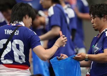 ‘Clean up at home too’ – a message to Japanese fans who bought trash at the World Cup