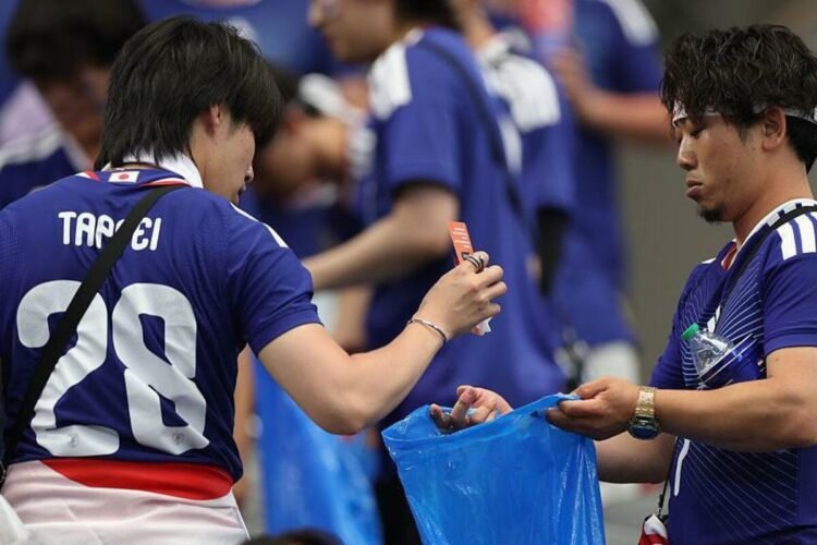 ‘Clean up at home too’ – a message to Japanese fans who bought trash at the World Cup