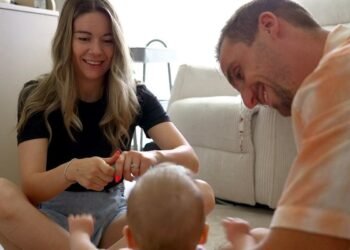 ‘Family-friendly’ Hungary: Bounty for couples with babies, debt-ridden for people without children