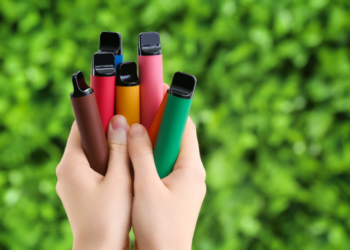Scientists warn against the danger of the flavors and design of electronic cigarettes