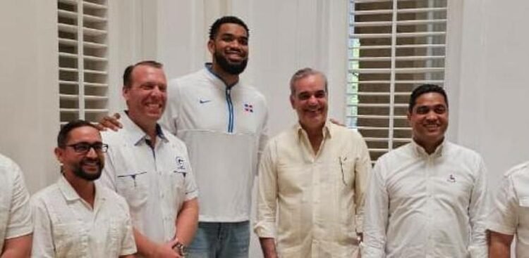 Abinader talks by video call with Karl-Anthony Towns after winning the NBA championship