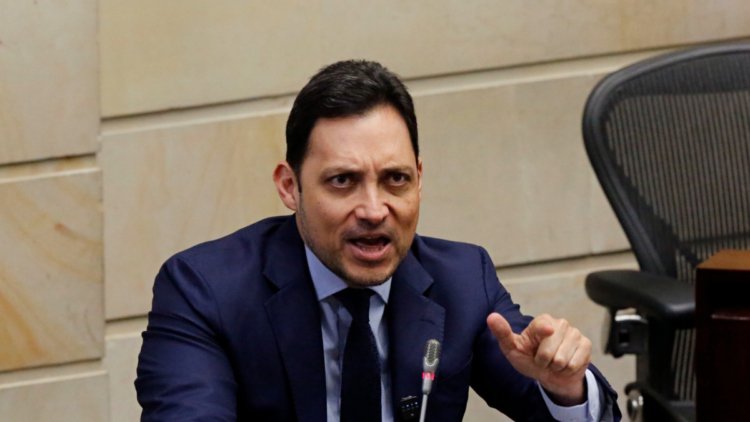 Senator Carlos Fernando Motoa requests Minister Armando Benedetti’s agenda to monitor possible intervention in politics