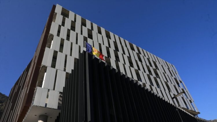 Six months conditional for a temporary accused of racist insults against a Peruvian colleague