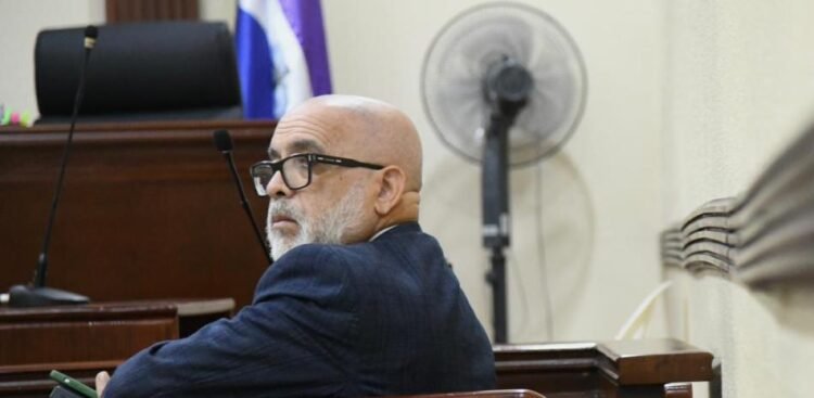 Ángel Martínez is sentenced to six months in prison for defaming Milagros De Camps