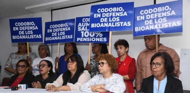 Bioanalysts demand job improvements and request a meeting with President Abinader