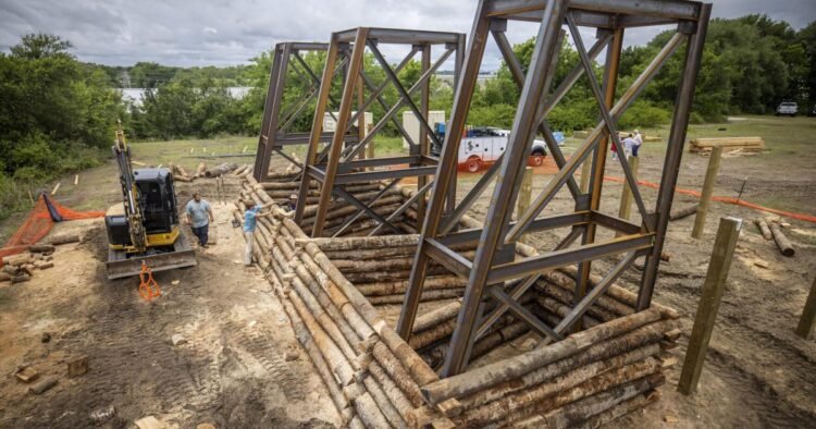 Sullivan’s Island palmetto fort replica takes shape