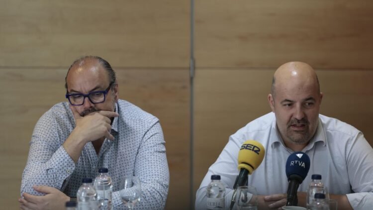 The president of MoraBanc Andorra, Gorka Aixàs, opens the door for the first time to leave the entity, while the sports director Francesc Solana seems to have his hours counted as the club’s sports manager