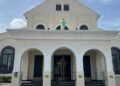 “I caught you”- Priest chases away bandits | News Extra