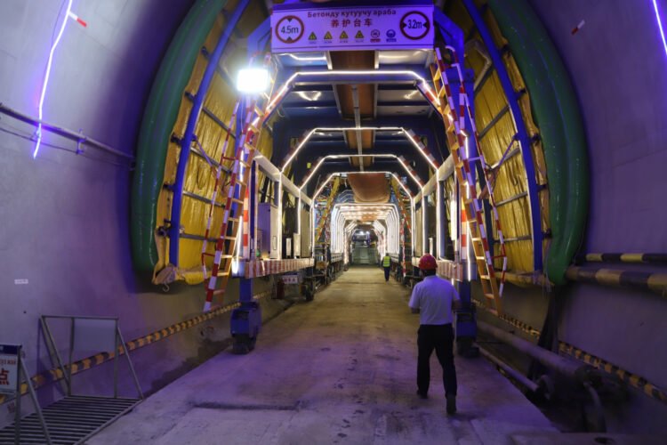 Kyrgyzstan discusses implementation of land and compensation procedures for railway project