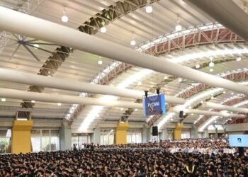 PUCMM Rector warns about ethical challenges of AI, leading graduation of 1,149 professionals