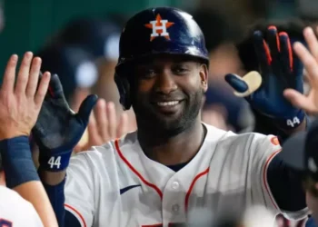 Yordan Álvarez hits a bases-loaded home run and the Astros crush the Athletics 13-2