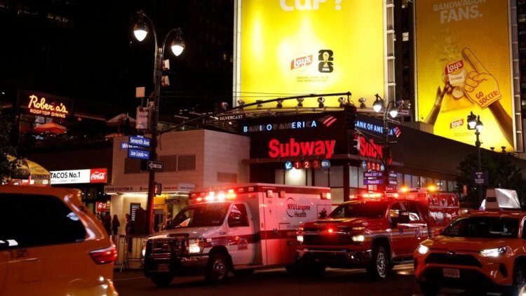 Six injured in stabbing at a large train station in New York, United States; the suspect is in custody: this is known