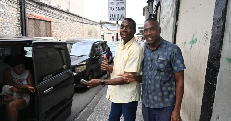 Call for ‘PH’ taxi drivers to be legalised | Local News