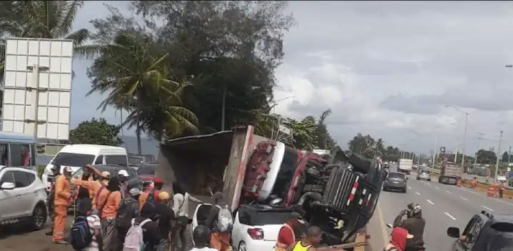 Patanas and trucks set off alarms due to recent accidents in the country