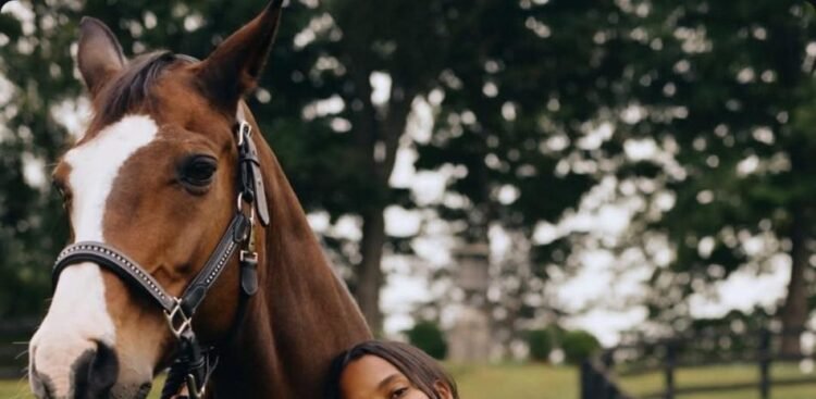Arlenis Sosa denounces her wedding photograph was used without authorization