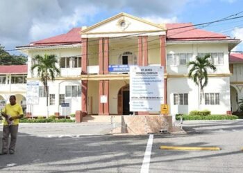 15-year-old girl dies after headache | News