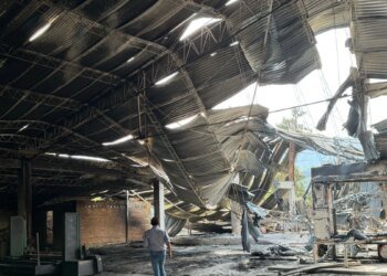 A renowned Santander mattress company lost more than two billion pesos after a devastating fire consumed its 35-year-old factory.