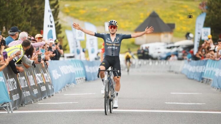 The cyclist resident in Andorra Tom Pidcock wins the second edition of the Andorra MoraBanc Clàssica in front of Carlos Verona and Sepp Kuss