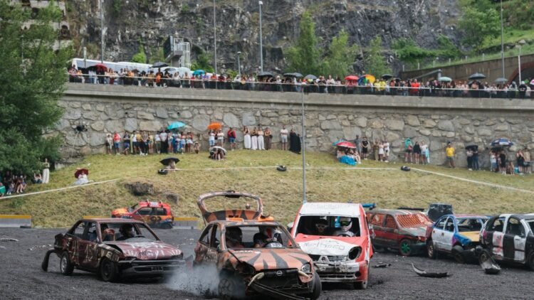 Andorra’s craziest motor competition, the Crash Car, once again fills the Prada de Moles d’Encamp car park with spectacular crashes