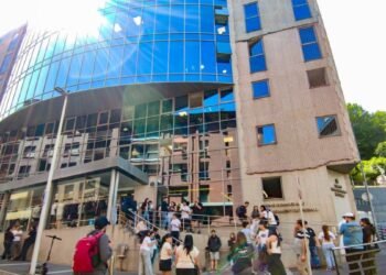 The Government extends the general immigration quota by 250 authorizations
