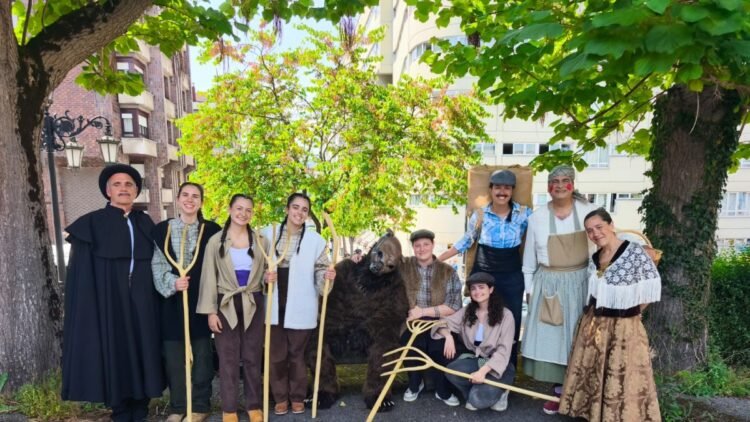L’Ossa d’Ordino parades for the first time at the International Iberian Masquerade Festival