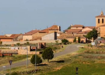 They are looking for volunteers to live for free in a town in Spain surrounded by mountains and offer guaranteed work