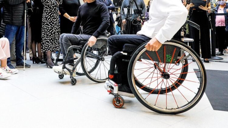 People with a severe disability can retire five years before the legal age