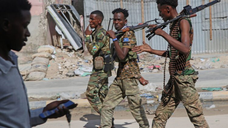 Gunfire and smoke over Mogadishu – US warns of long-term consequences