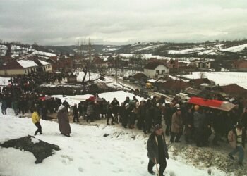 Kosovo arrests five Serbs suspected of 1999 massacre