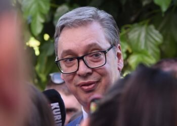 Vučić presented the robots Dragutin and Milutin, which will participate in the SNS meeting (VIDEO) – Politika