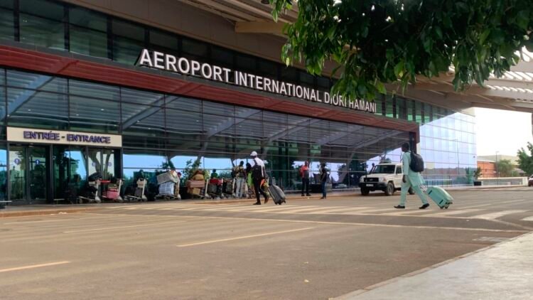 Heavy gunfire, blasts heard near airport in Niger’s capital