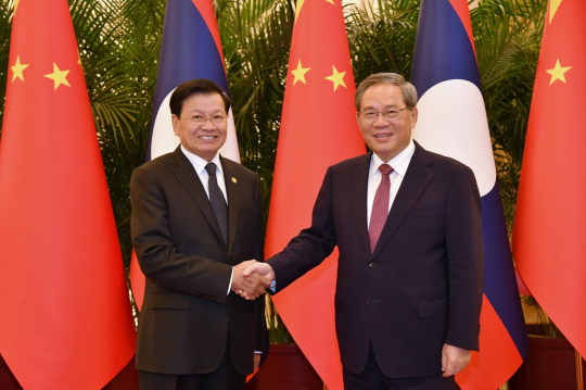 Lao President, Chinese Premier Pledge Deeper Cooperation