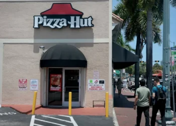 Yum sells Pizza Hut for $2.7 billion in two deals