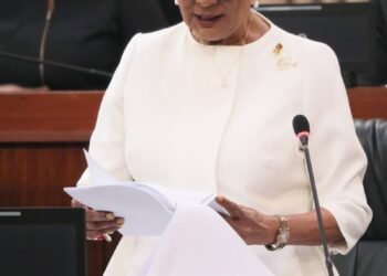 $2.8B to pay salariesPM promises to address outstanding wage commitments to public servants in Mid-Year Budget on Jun 15