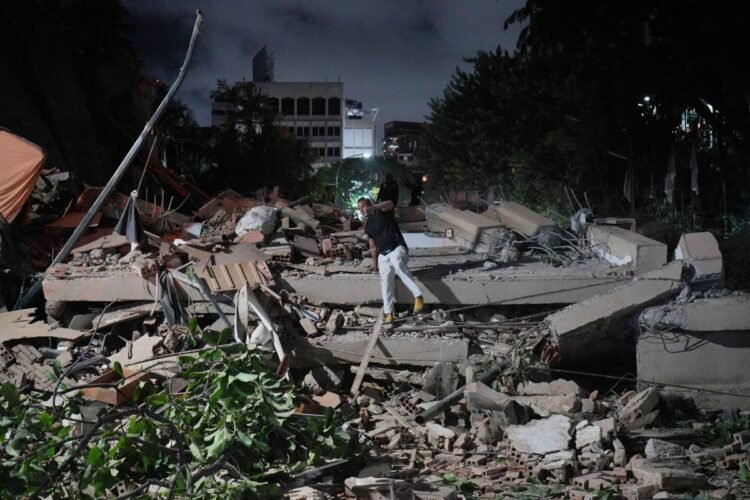 Venezuela earthquake death toll rises to 920