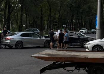 An accident occurred on Aitmatov-Zhamanbaev