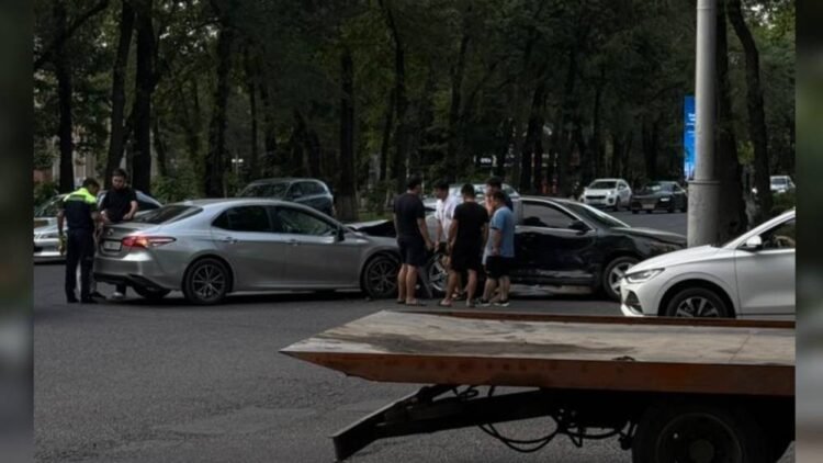 An accident occurred on Aitmatov-Zhamanbaev